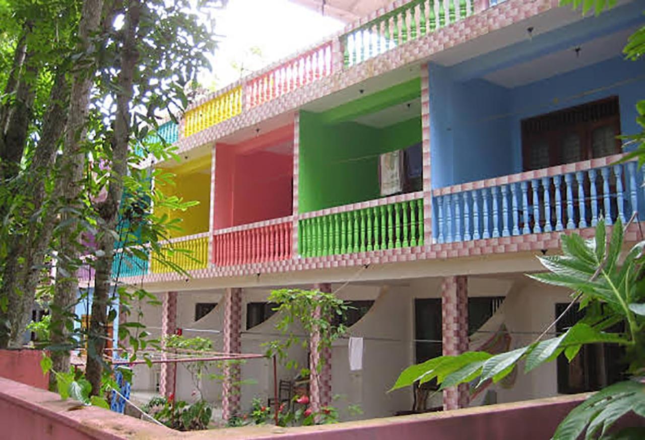 Hotel Santis Hikkaduwa Bagian luar foto